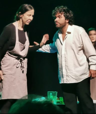 "Bodas de sangre" de F. Gª. Lorca Una mujer mayor y su yerno, tienen una pelea.